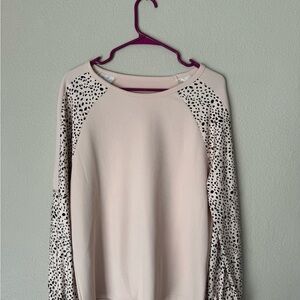 Cream and black top Sz Small